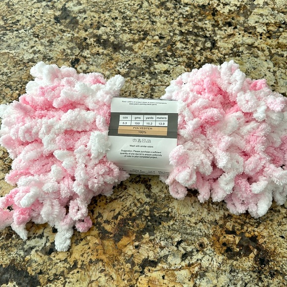 New Big Twist Loopity loops yarn - Picture 2 of 6